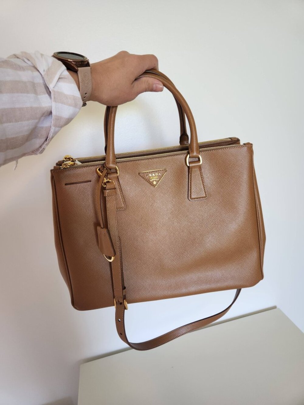 New Prada Brown Saffiano Lux Leather  Double Zip Tote - Picture 4 of 15